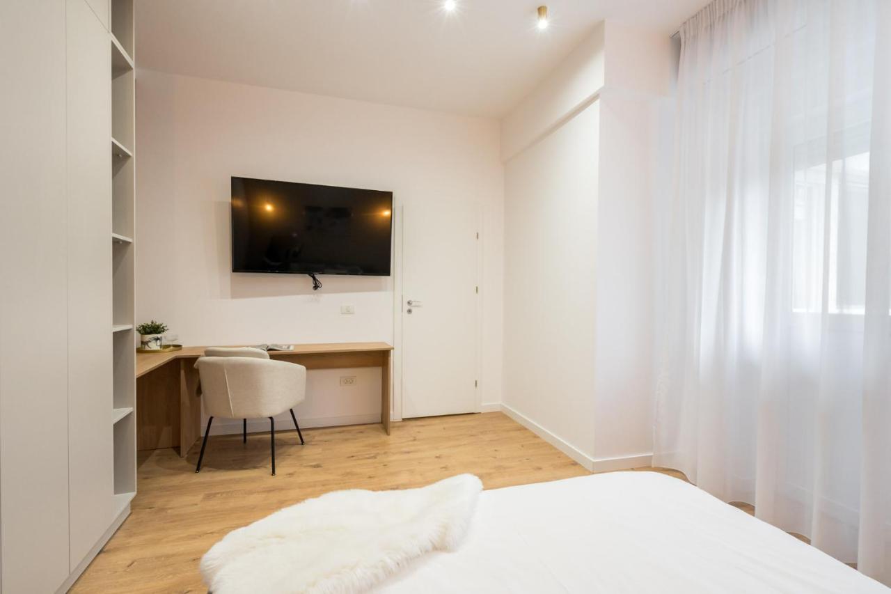 Crystal 3bdr In Center Appartamento *