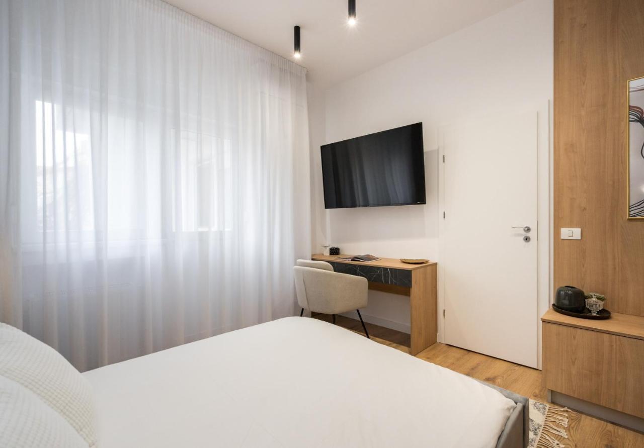 Crystal 3bdr In Center Appartamento