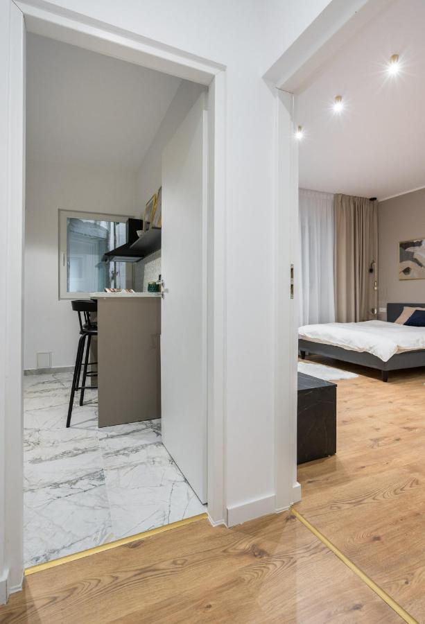 Crystal 3bdr In Center Appartamento